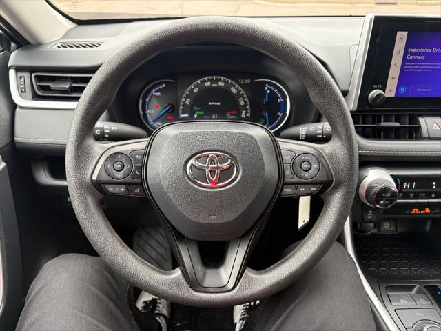 2025 Toyota RAV4 Hybrid LE