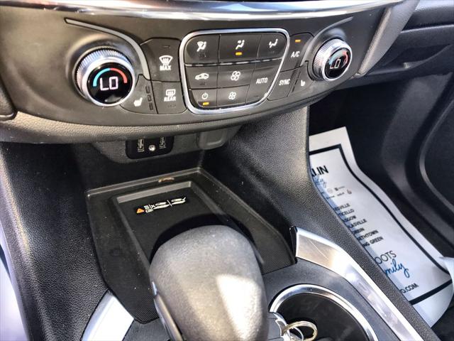 2023 Chevrolet Traverse AWD LT Cloth