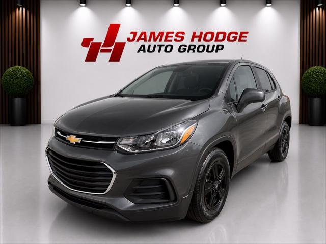 2020 Chevrolet Trax LS's photo
