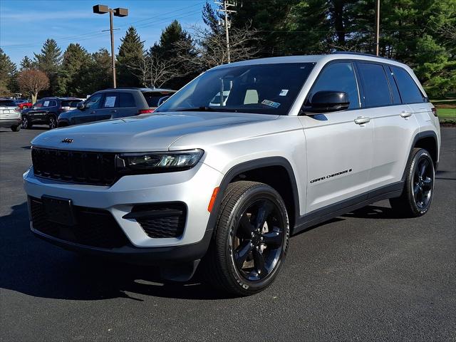 2023 Jeep Grand Cherokee Altitude 4x4 2023 Jeep Grand Cherokee Altitude 4x4