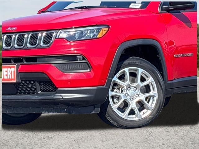 2024 Jeep Compass Latitude Lux FWD