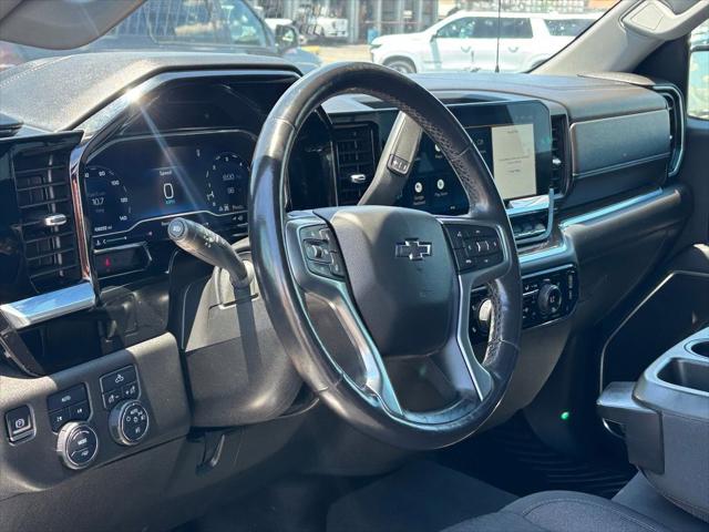 2022 Chevrolet Silverado 1500 4WD Crew Cab Short Bed RST