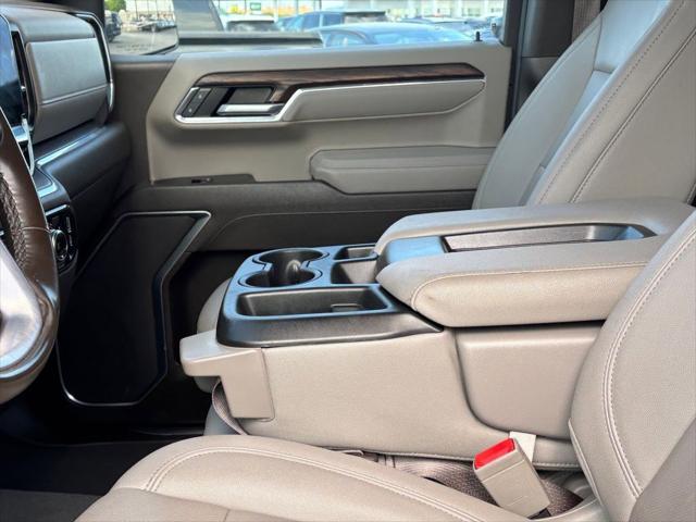 2025 GMC Sierra 1500 4WD Crew Cab Short Box SLT