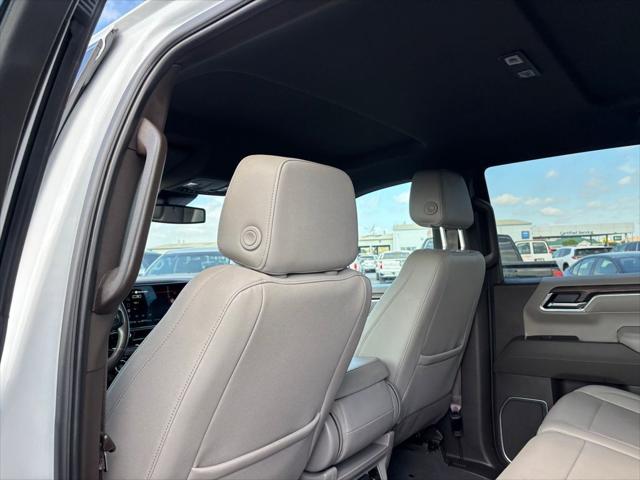 2025 GMC Sierra 1500 4WD Crew Cab Short Box SLT