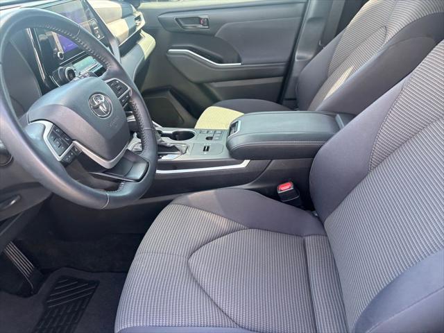 2025 Toyota Highlander LE