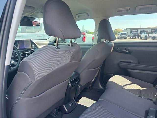 2025 Toyota Highlander LE