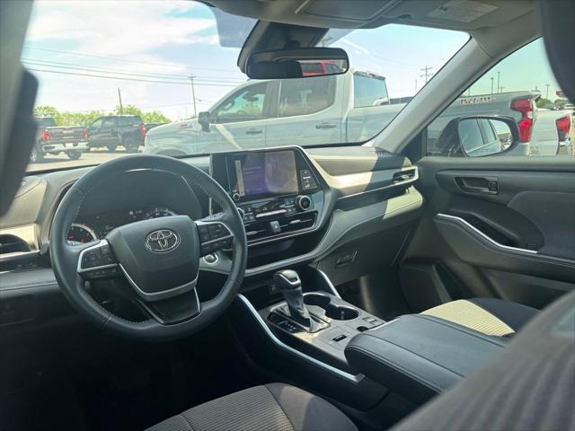 2025 Toyota Highlander LE