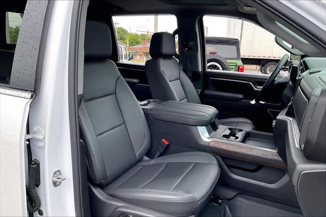 2025 GMC Sierra 3500HD 4WD Crew Cab Long Bed SLT