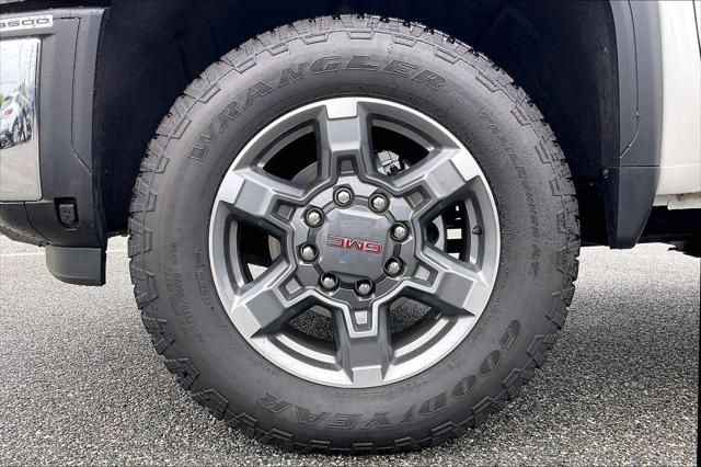 2025 GMC Sierra 3500HD 4WD Crew Cab Long Bed SLT