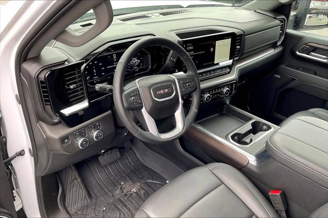 2025 GMC Sierra 3500HD 4WD Crew Cab Long Bed SLT