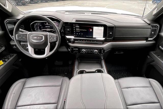 2025 GMC Sierra 3500HD 4WD Crew Cab Long Bed SLT