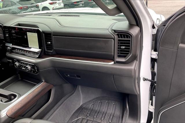 2025 GMC Sierra 3500HD 4WD Crew Cab Long Bed SLT