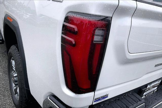 2025 GMC Sierra 3500HD 4WD Crew Cab Long Bed SLT