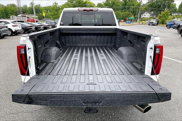 2025 GMC Sierra 3500HD 4WD Crew Cab Long Bed SLT