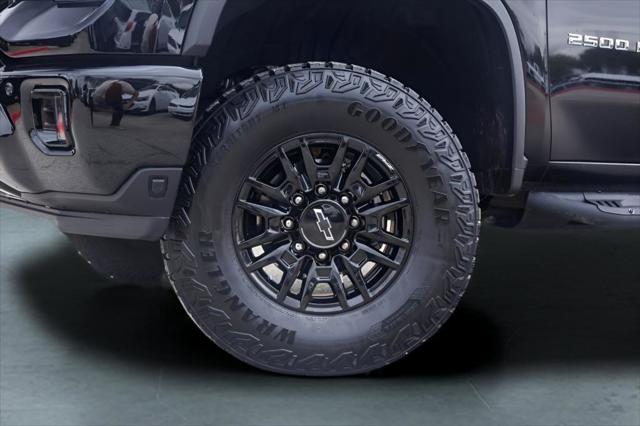 2025 Chevrolet Silverado 2500HD 4WD Crew Cab Standard Bed ZR2
