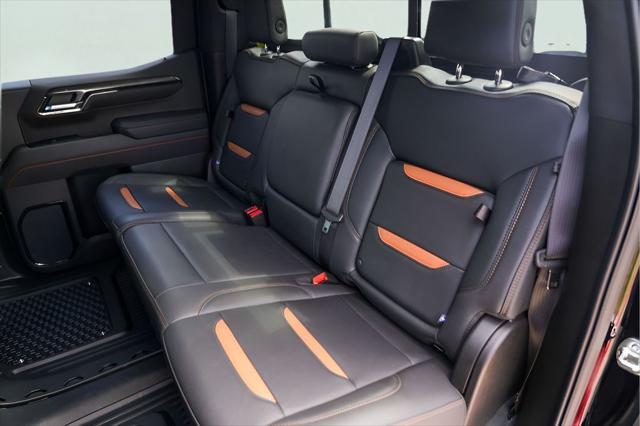 2025 GMC Sierra 1500 4WD Crew Cab Short Box AT4