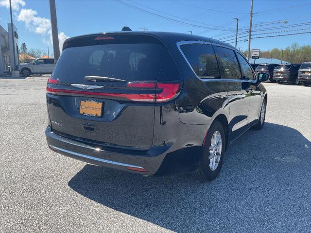 2025 Chrysler Pacifica Select