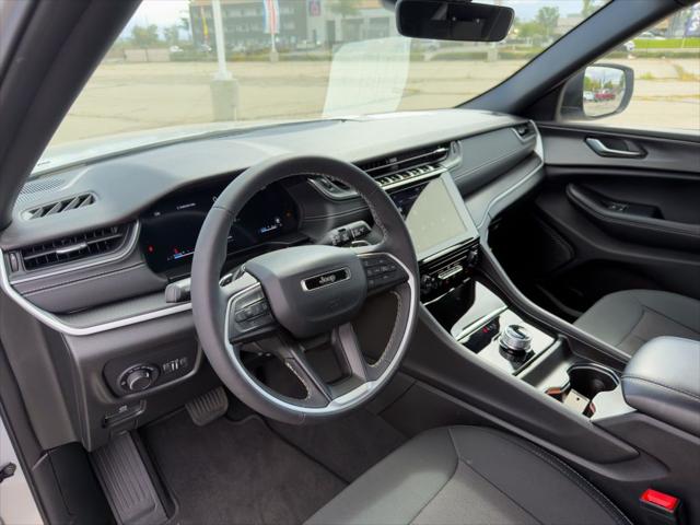 2025 Jeep Grand Cherokee L Laredo X 4x2
