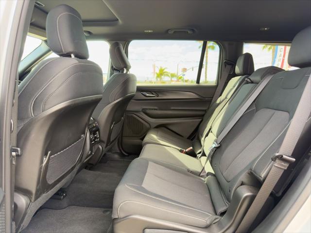 2025 Jeep Grand Cherokee L Laredo X 4x2