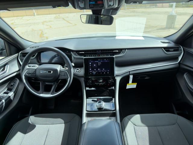 2025 Jeep Grand Cherokee L Laredo X 4x2