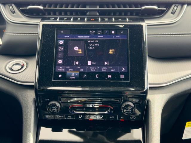 2025 Jeep Grand Cherokee L Laredo X 4x2