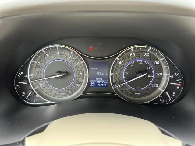 2013 INFINITI QX56 Standard