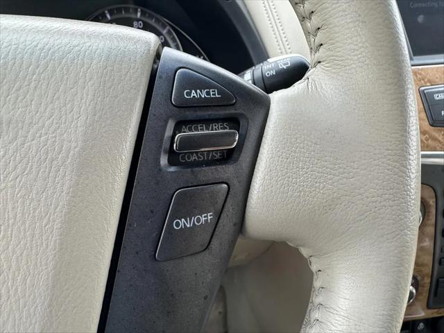 2013 INFINITI QX56 Standard