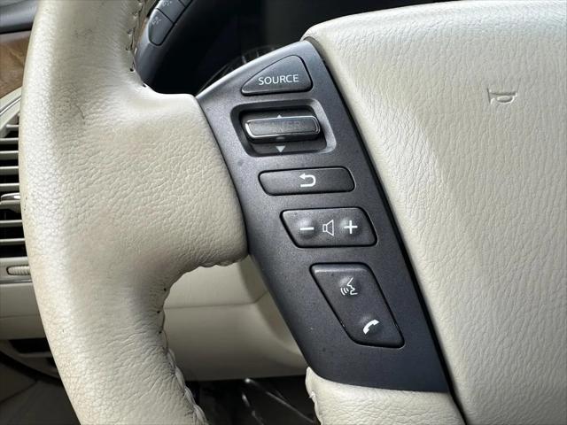 2013 INFINITI QX56 Standard