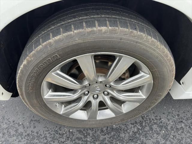 2013 INFINITI QX56 Standard