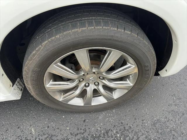 2013 INFINITI QX56 Standard