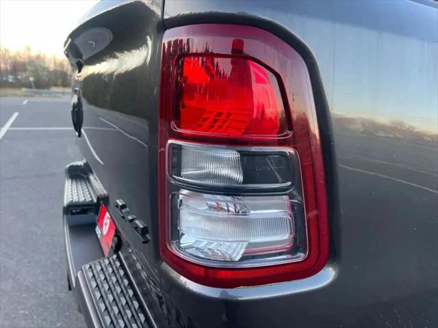 2020 Ram 1500 Big Horn Crew Cab 4x4 5'7" Box