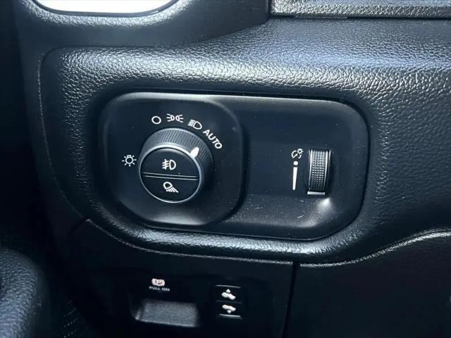 2020 Ram 1500 Big Horn Crew Cab 4x4 5'7" Box