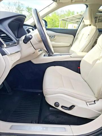 2021 Volvo XC90 T5 Momentum 7 Passenger