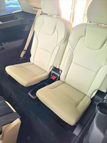 2021 Volvo XC90 T5 Momentum 7 Passenger