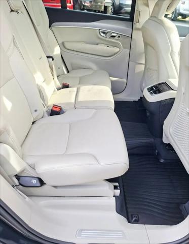 2021 Volvo XC90 T5 Momentum 7 Passenger