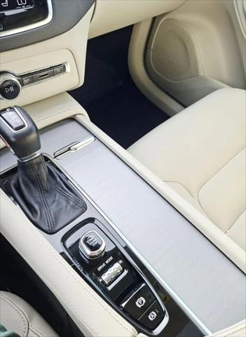 2021 Volvo XC90 T5 Momentum 7 Passenger