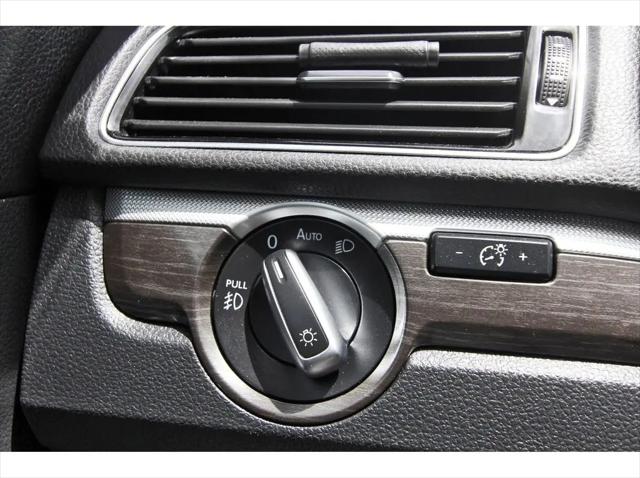 2018 Volkswagen Passat 2.0T SE