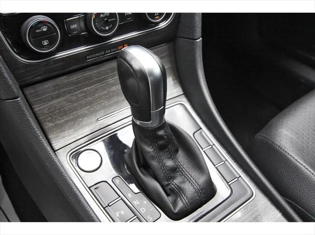 2018 Volkswagen Passat 2.0T SE
