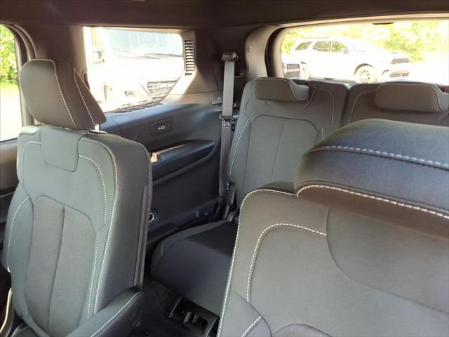 2026 Jeep Grand Cherokee L Altitude 4x4