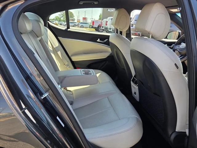 2025 Genesis G70 2.5T RWD