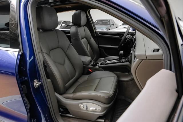 2023 Porsche Macan T