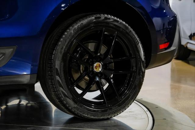 2023 Porsche Macan T