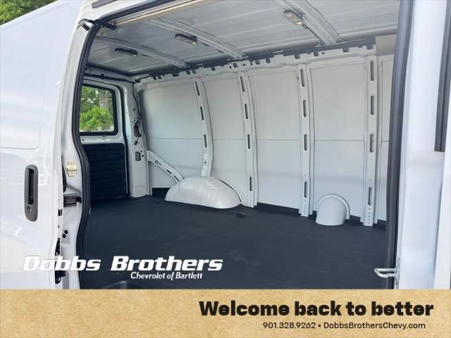 2026 Chevrolet Express Cargo Van 2500 Regular Wheelbase, WT, RWD