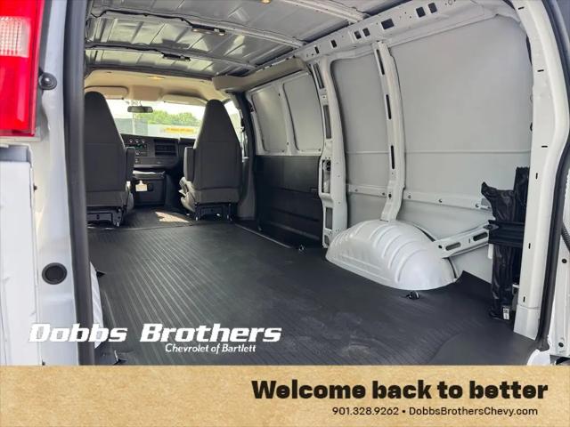2026 Chevrolet Express Cargo Van 2500 Regular Wheelbase, WT, RWD
