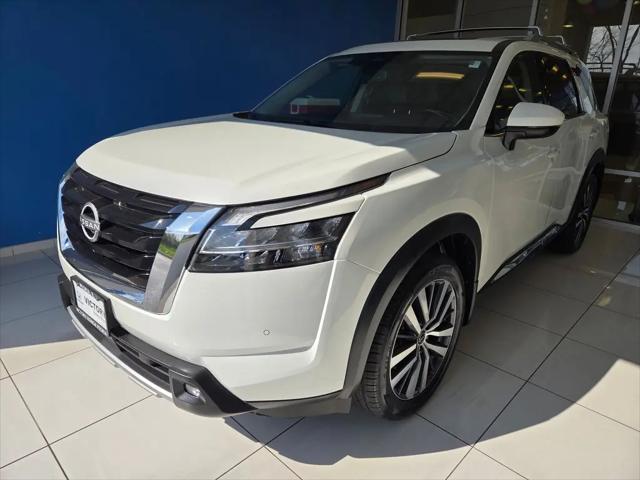 2022 Nissan Pathfinder Platinum 4WD for sale in Peoria, IL