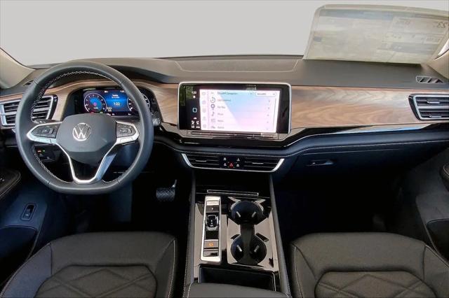 2026 Volkswagen Atlas SE with Technology