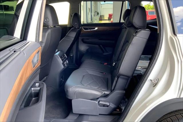 2026 Volkswagen Atlas SE with Technology
