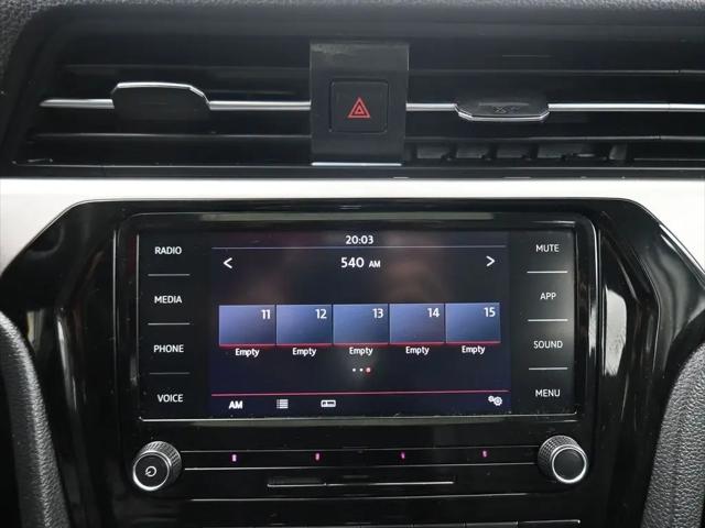 2022 Volkswagen Passat 2.0T SE