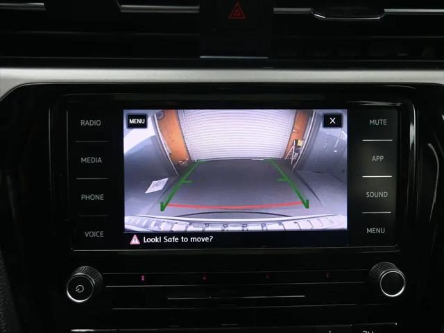2022 Volkswagen Passat 2.0T SE
