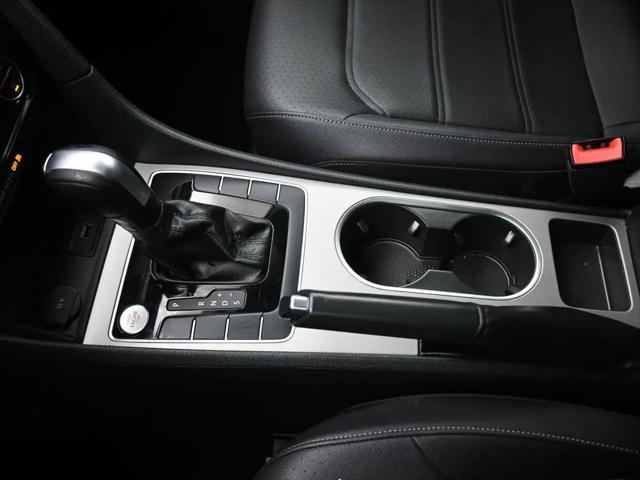2022 Volkswagen Passat 2.0T SE